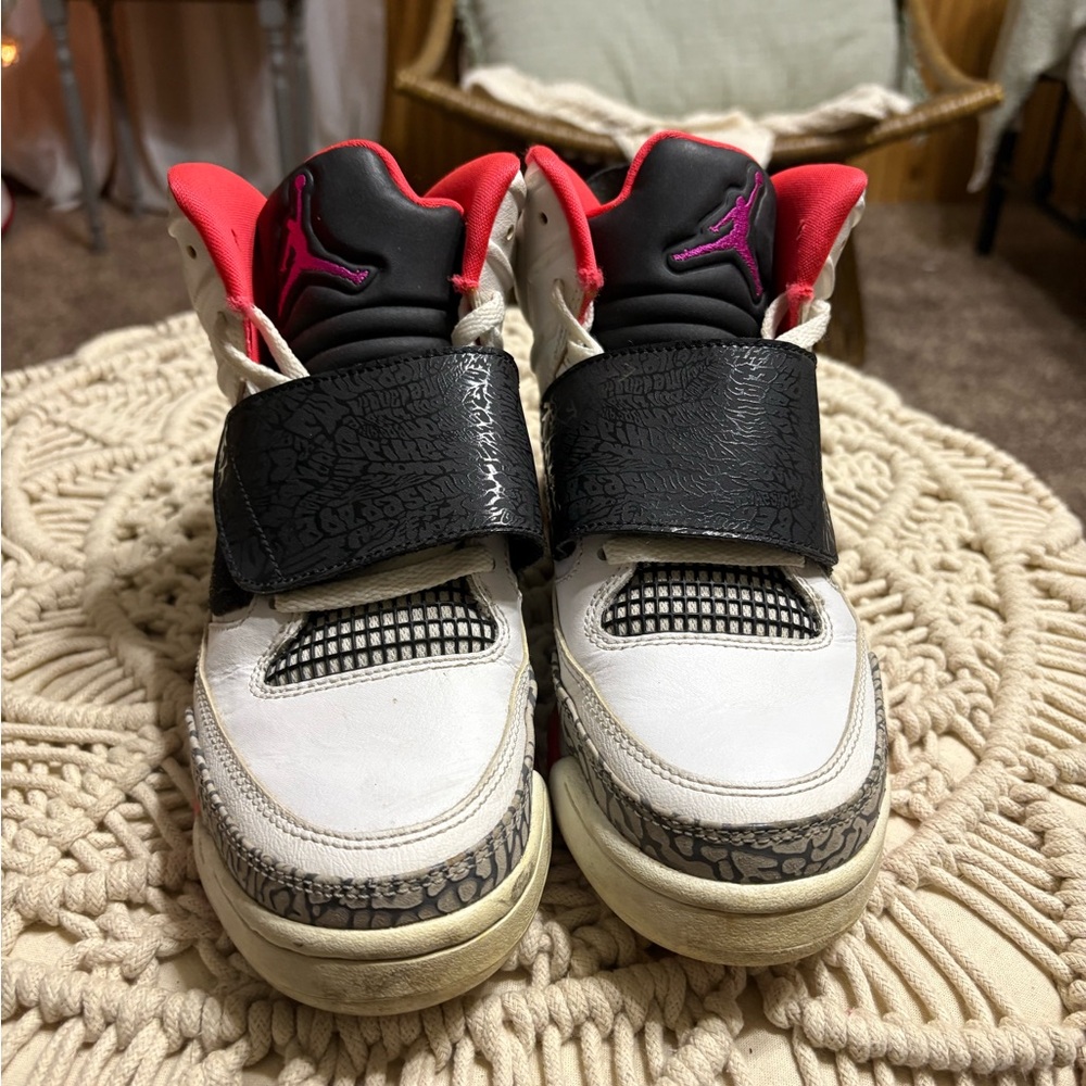 2015 NIKE AIR JORDAN SON OF MARS GS HOT LAVA SNEAKER SIZE 5Y